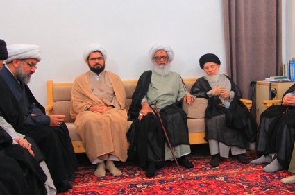 المرجع النجفي يقوم بزيارات للمراجع الدين العظام في النجف الأَشرف + صور